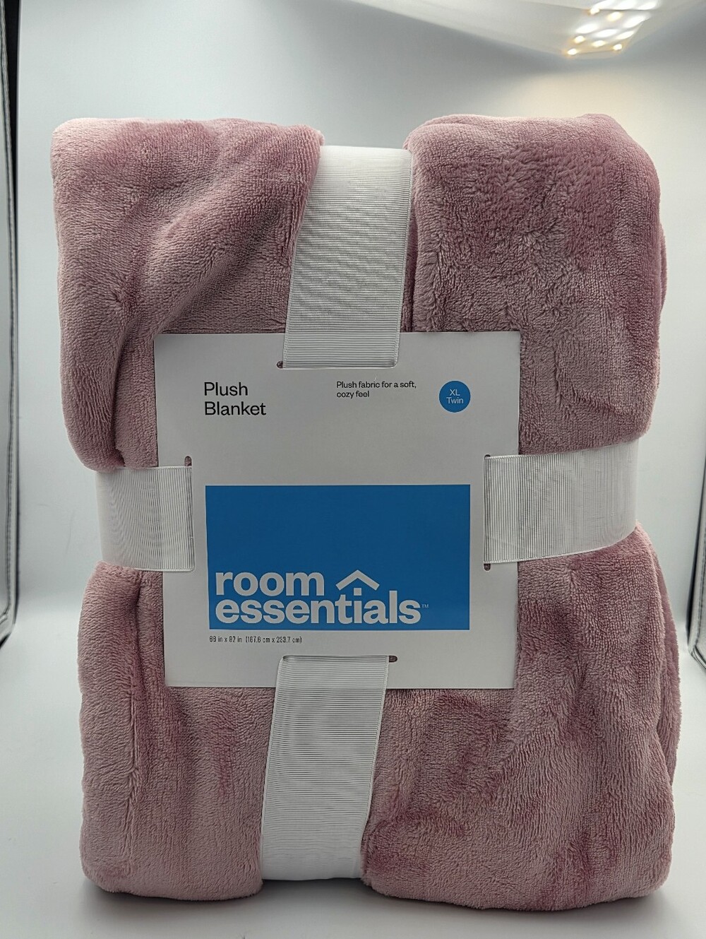 Room Essentials Plush Blanket XL Twin Nwt